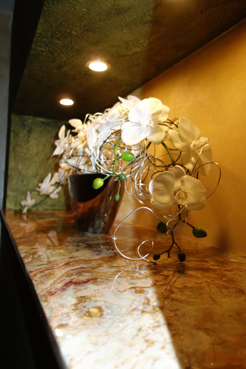 Police a podstavce - realizace 14